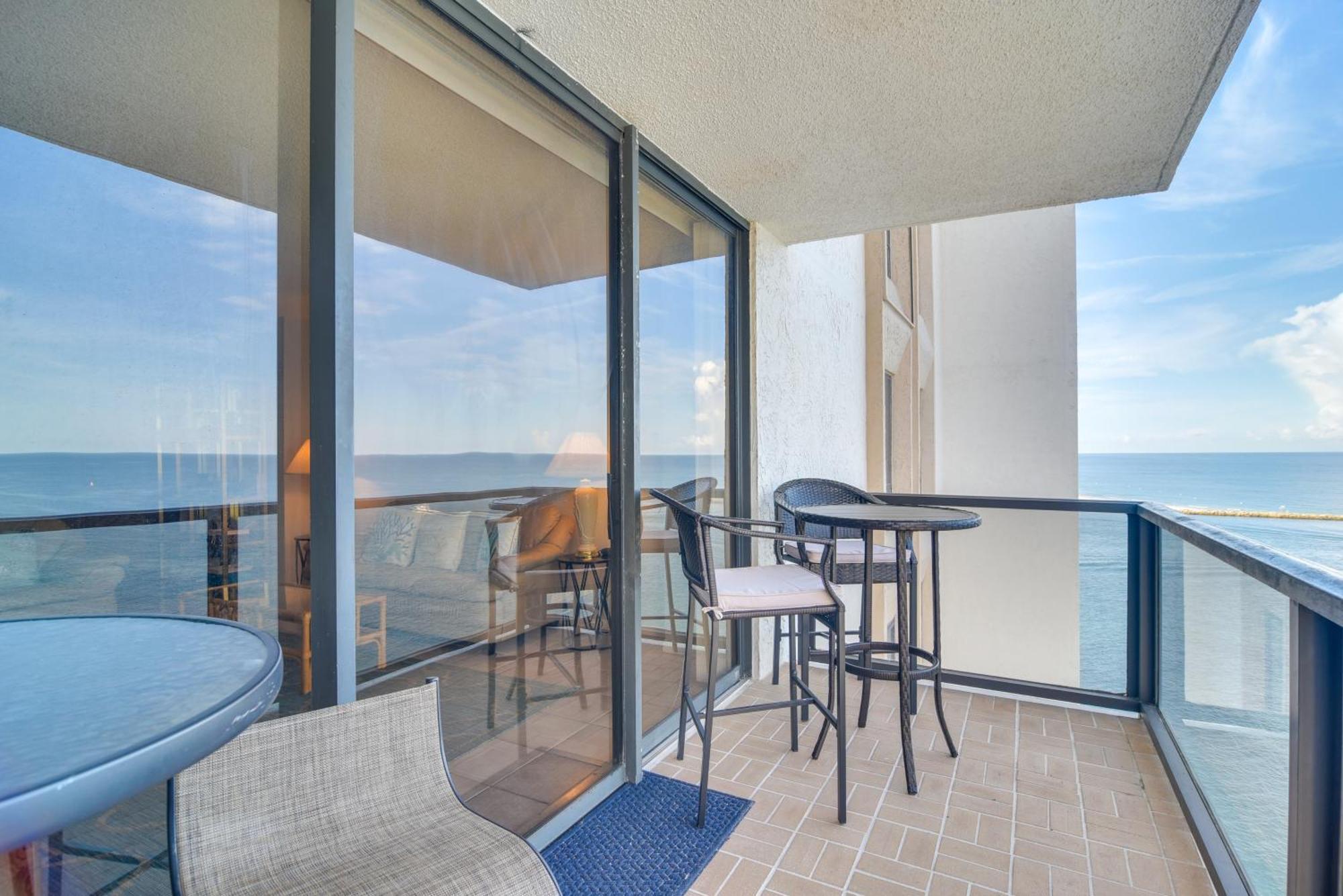 Oceanfront Condo With Balcony And Stunning Views! Clearwater Beach Extérieur photo